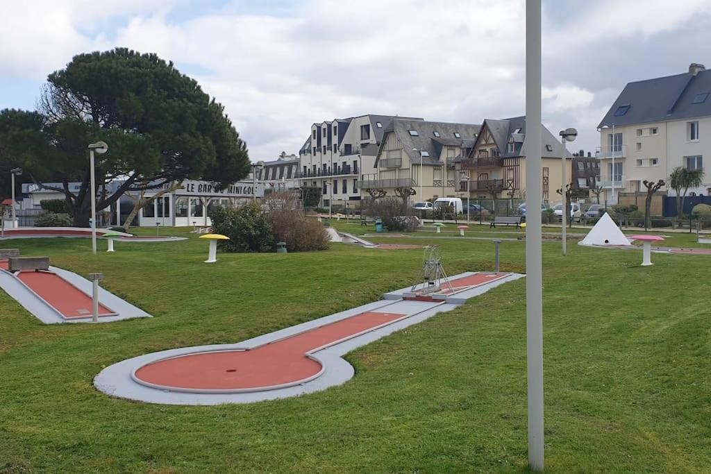 Studio Front De Mer Merville-Franceville-Plage Exterior foto