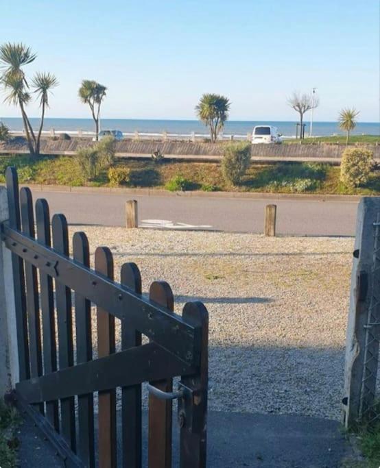 Studio Front De Mer Merville-Franceville-Plage Exterior foto