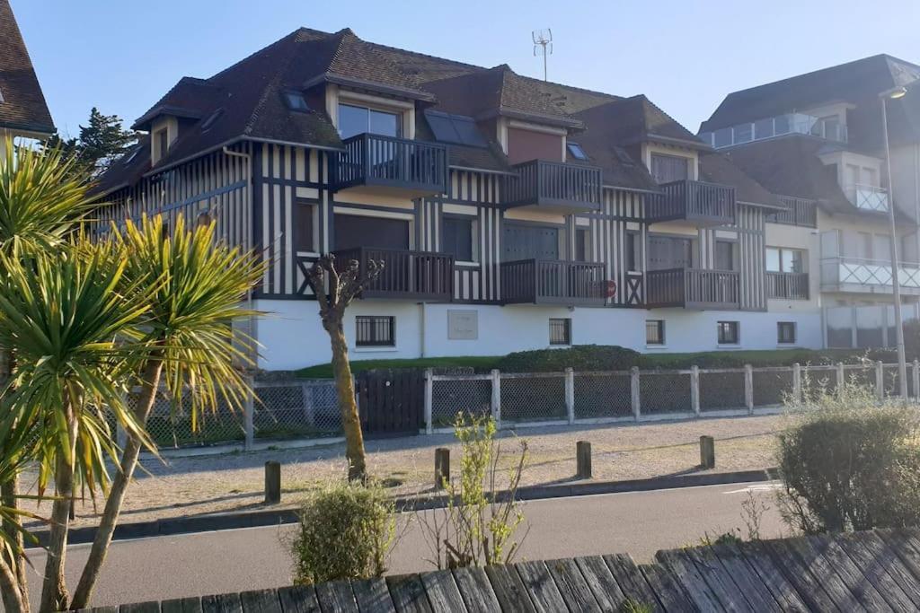 Studio Front De Mer Merville-Franceville-Plage Exterior foto